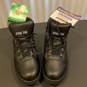 Footholds Slip Resistant Boots